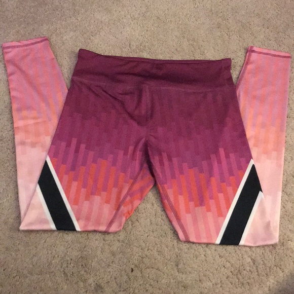 Active Geo Print Leggings - Picture 3 of 3